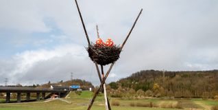 Das Vogelnest der Sculptoura ist wieder gefüllt.